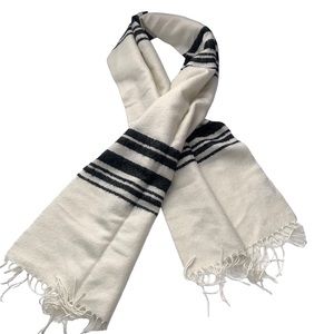 Vince Camuto Scarf Off-White Black Stripe